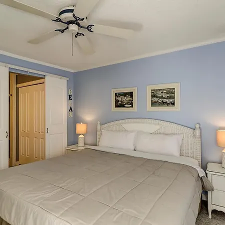 Golf View Two Br King & Queen Golf Views Bikes & Beach Gear Included-2